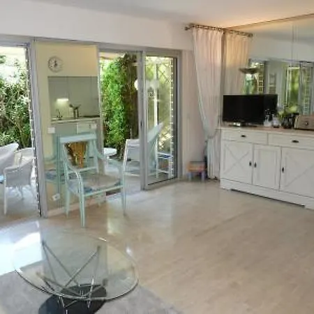 Gisela Apartment